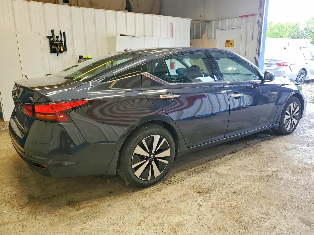 2019 NISSAN ALTIMA SV photo 3