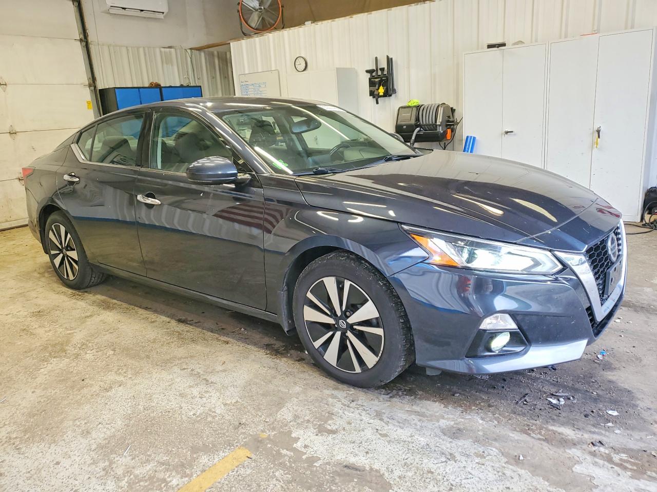 2019 NISSAN ALTIMA SV photo 4