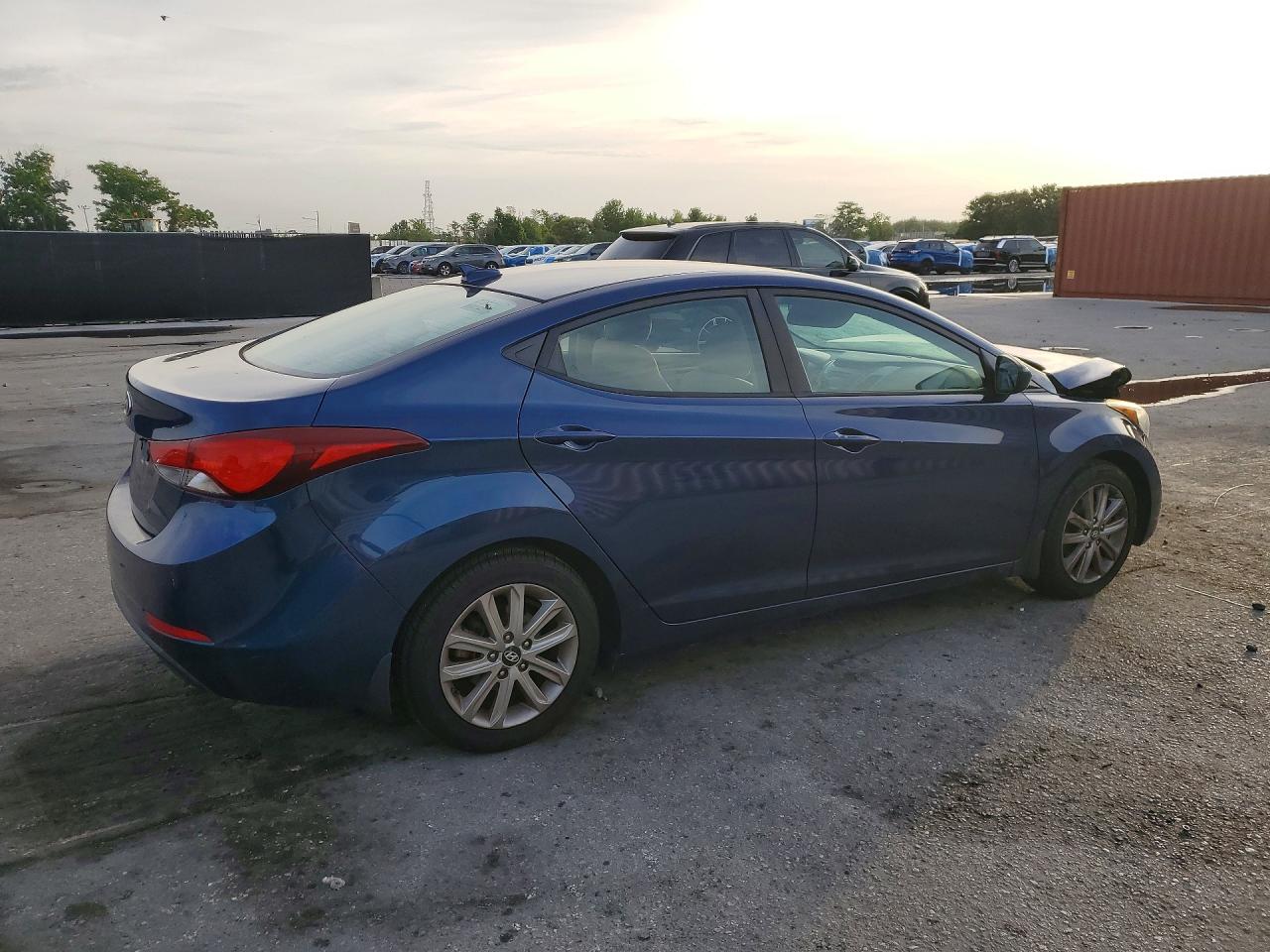 2016 HYUNDAI ELANTRA SE photo 5