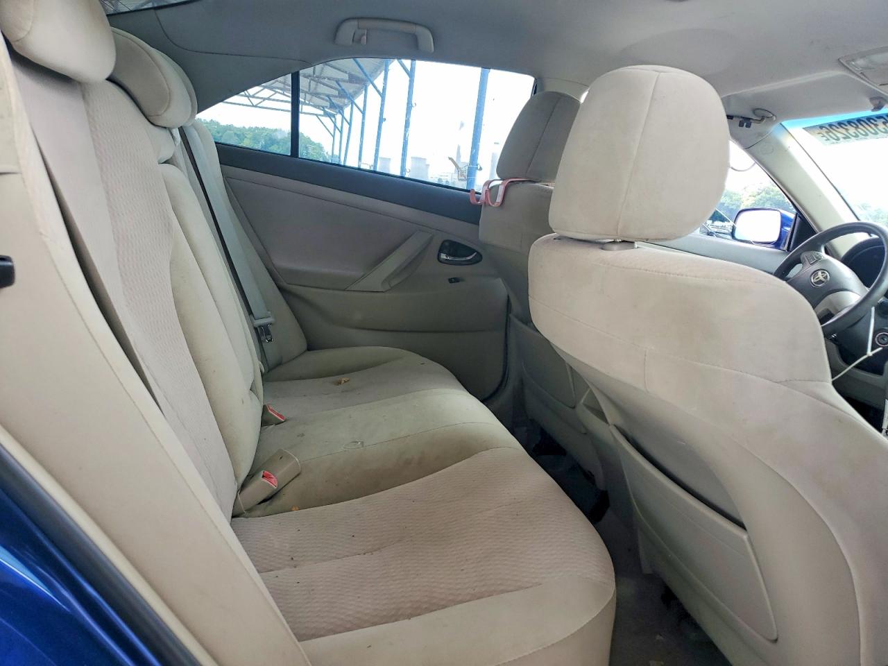 2011 TOYOTA CAMRY LE photo 19