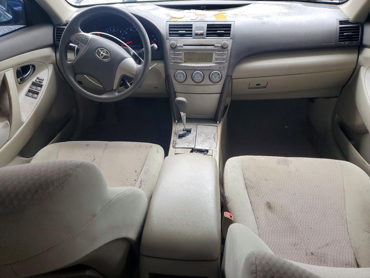 2011 TOYOTA CAMRY LE photo 15