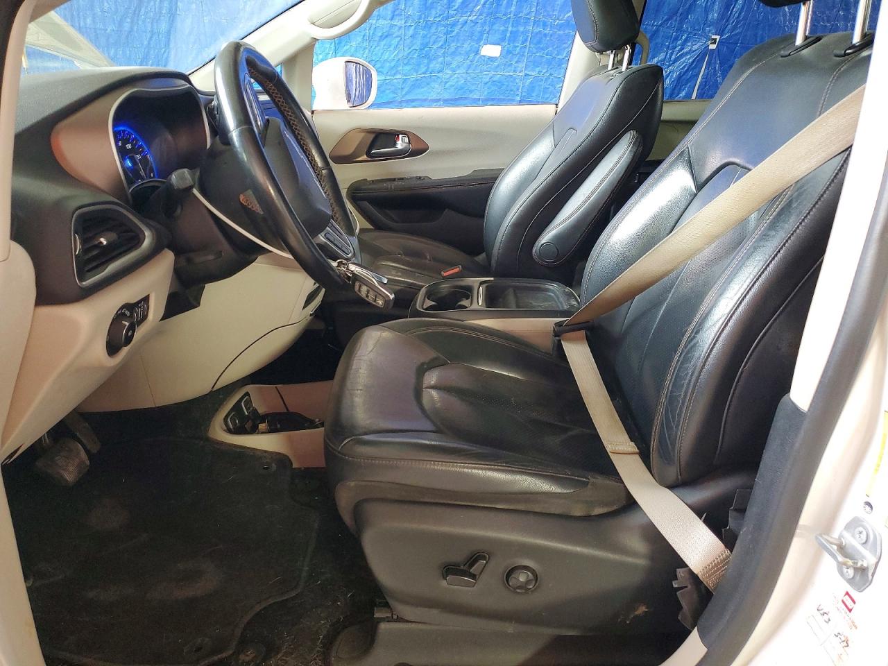 2019 CHRYSLER PACIFICA TOURING L photo 13