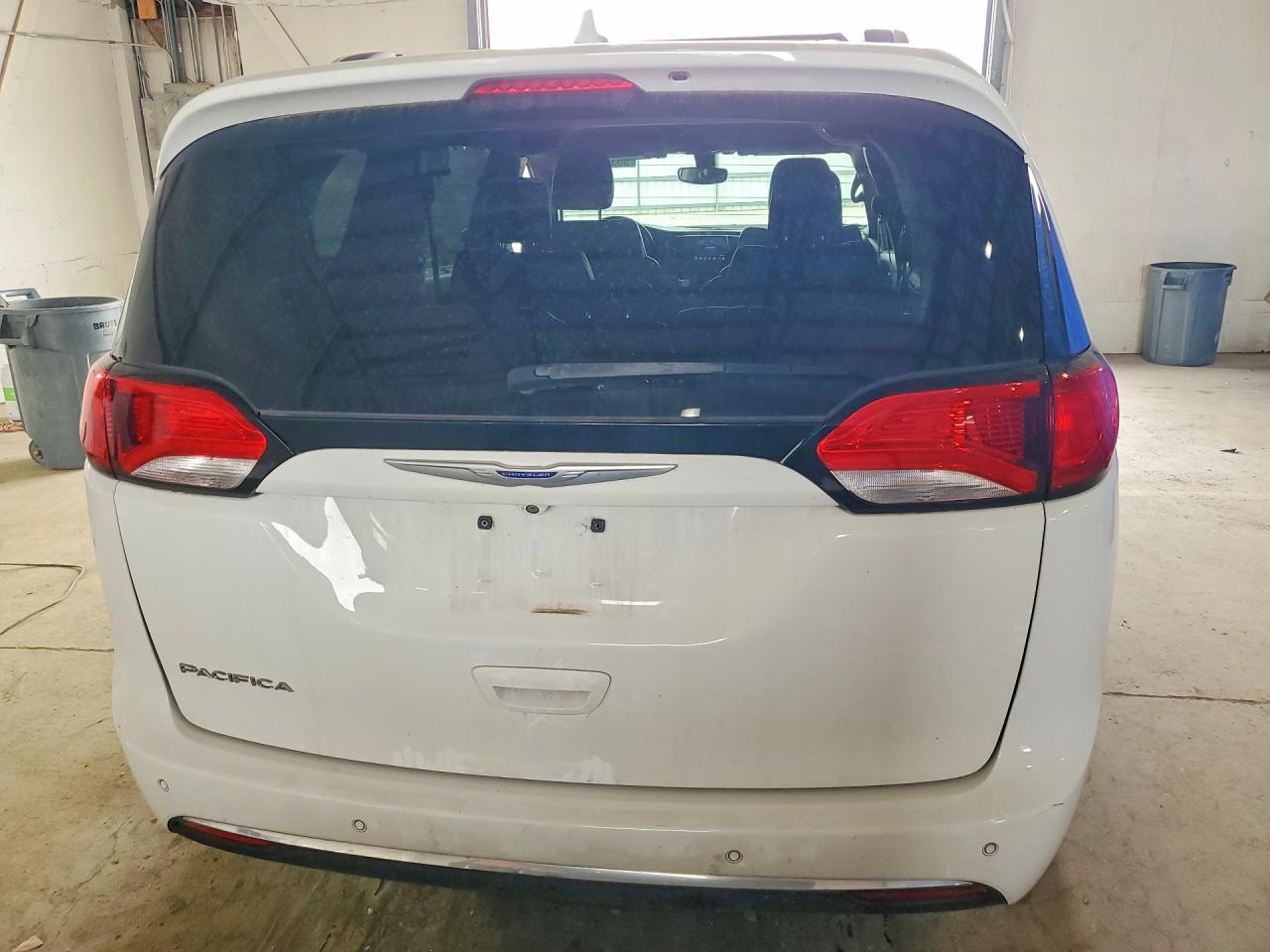 2019 CHRYSLER PACIFICA TOURING L photo 11