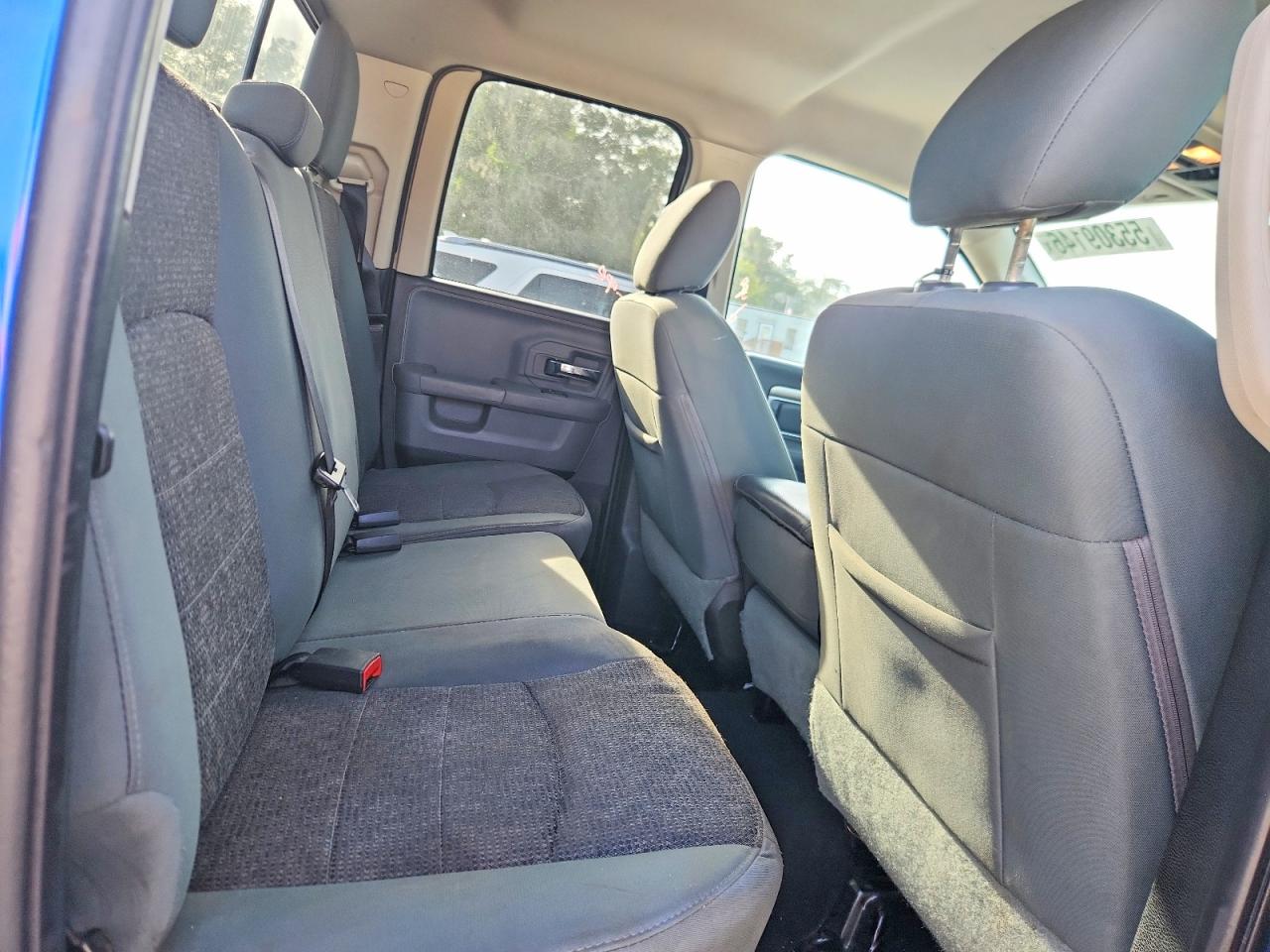 2016 RAM 1500 SLT photo 28