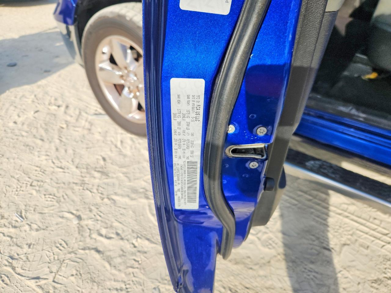 2016 RAM 1500 SLT photo 34