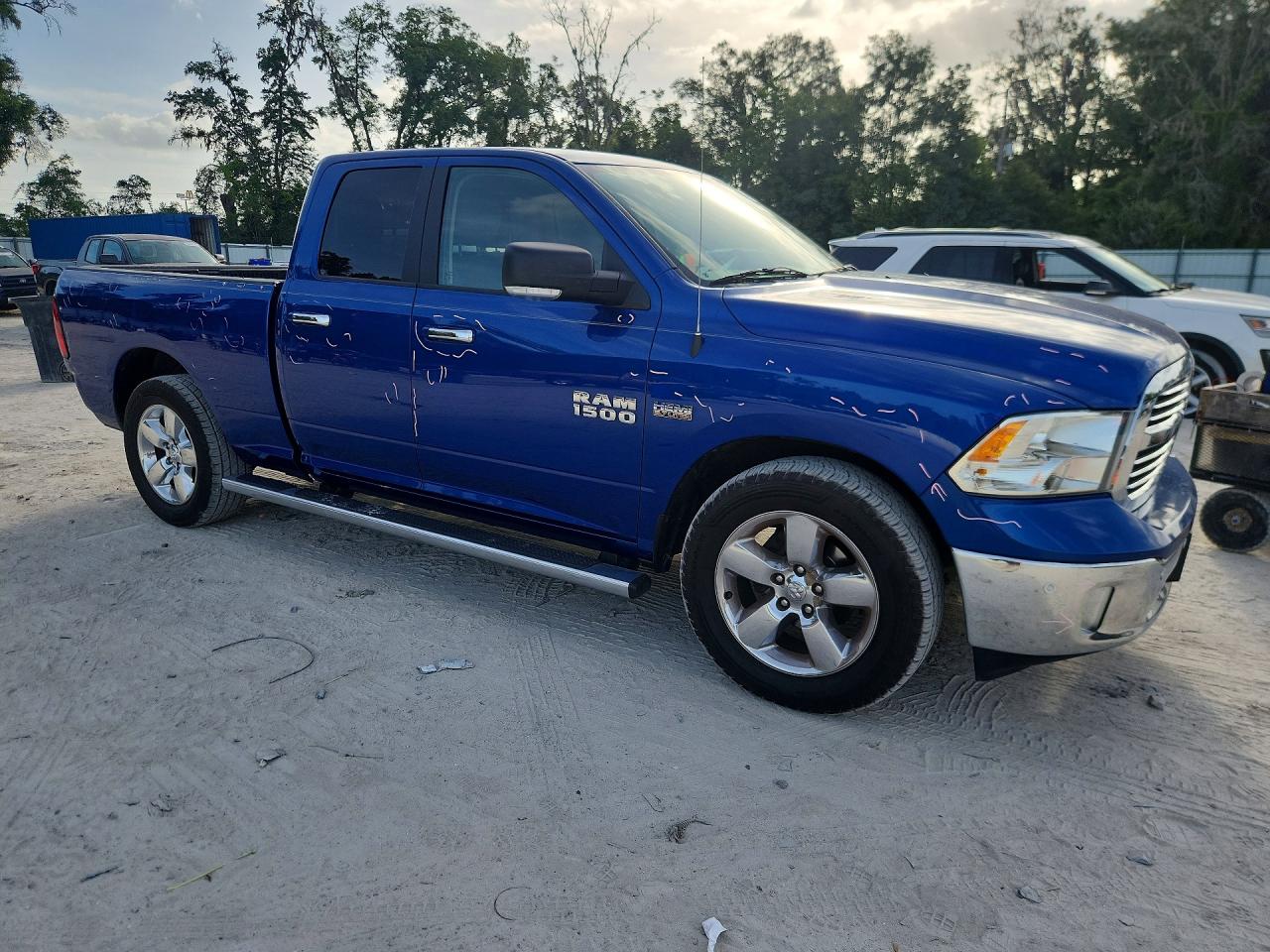2016 RAM 1500 SLT photo 10