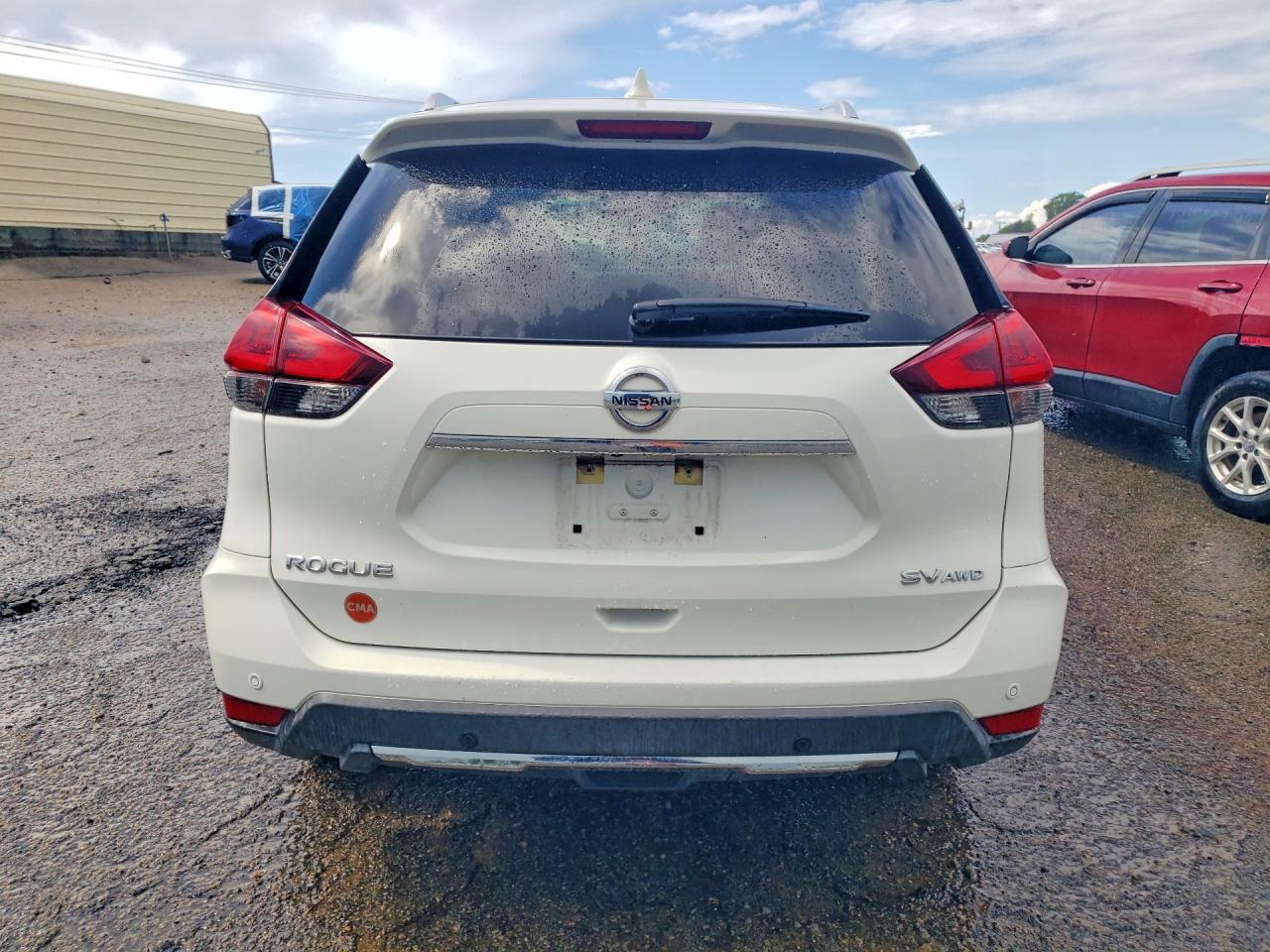 2019 NISSAN ROGUE SV photo 6