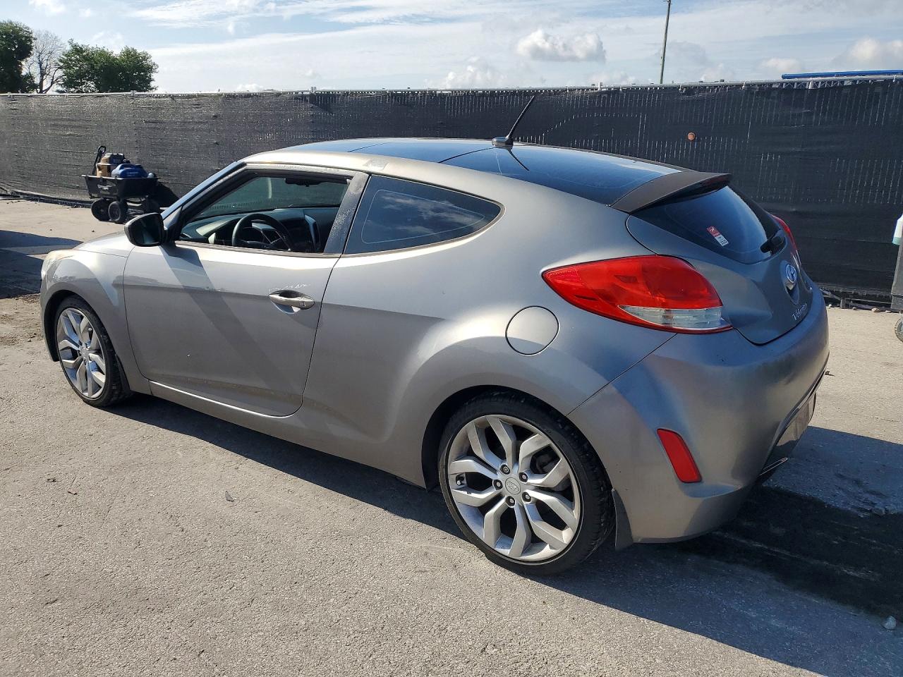 2012 HYUNDAI VELOSTER BASE photo 3