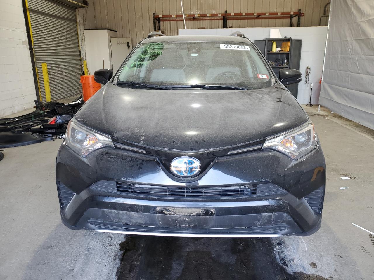 2018 TOYOTA RAV4 HV LE photo 5
