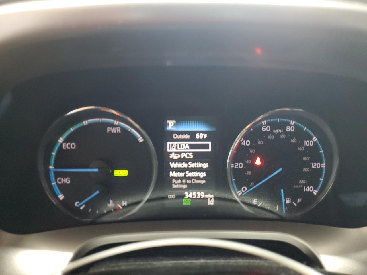 2018 TOYOTA RAV4 HV LE photo 9