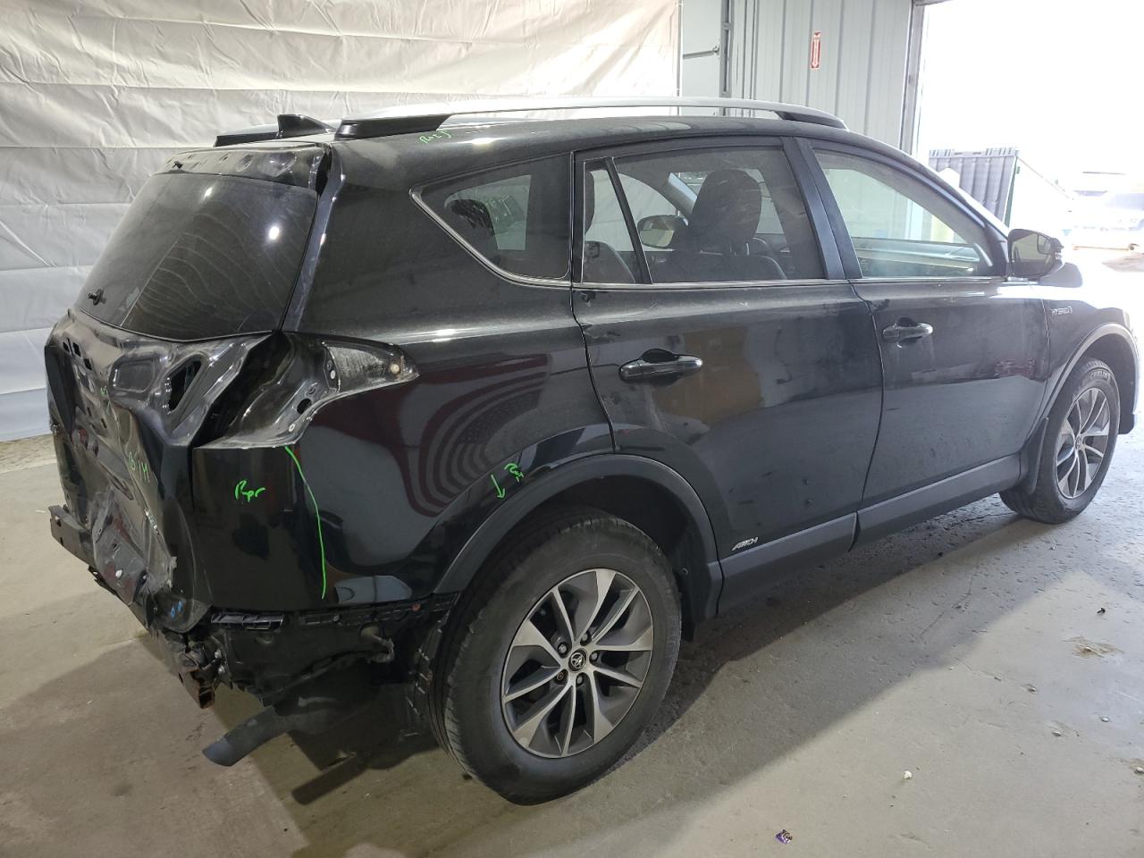 2018 TOYOTA RAV4 HV LE photo 3