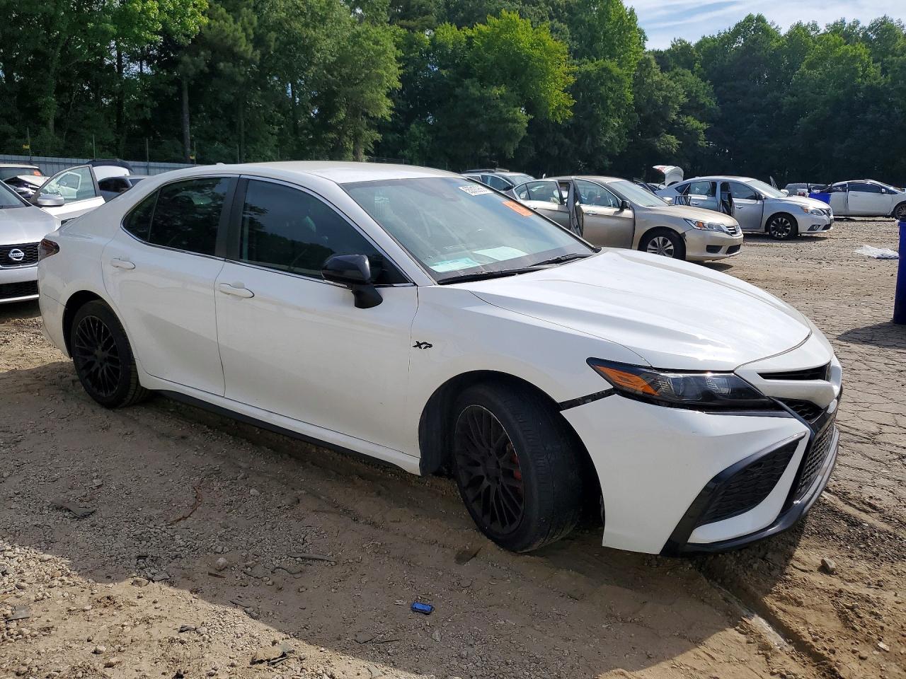2022 TOYOTA CAMRY SE photo 7