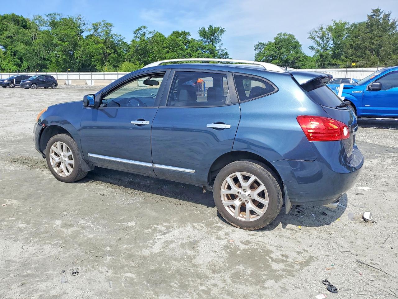 2013 NISSAN ROGUE S photo 3