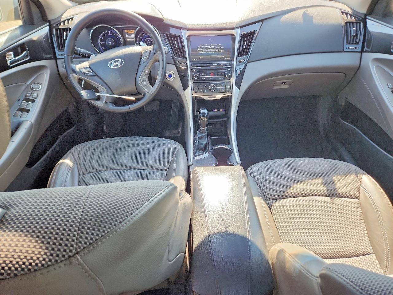 2014 HYUNDAI SONATA SE photo 8