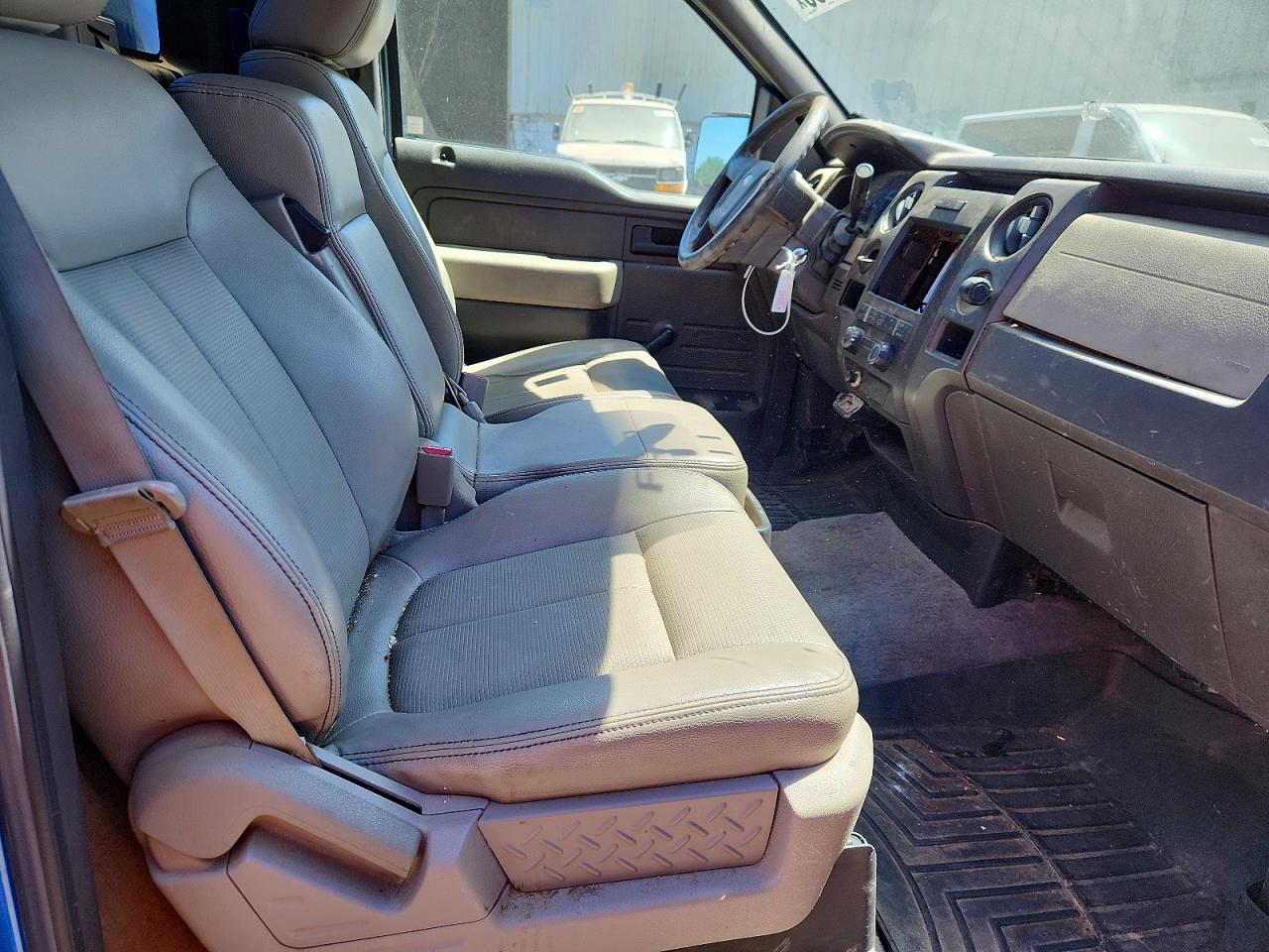 2010 FORD F150 photo 19