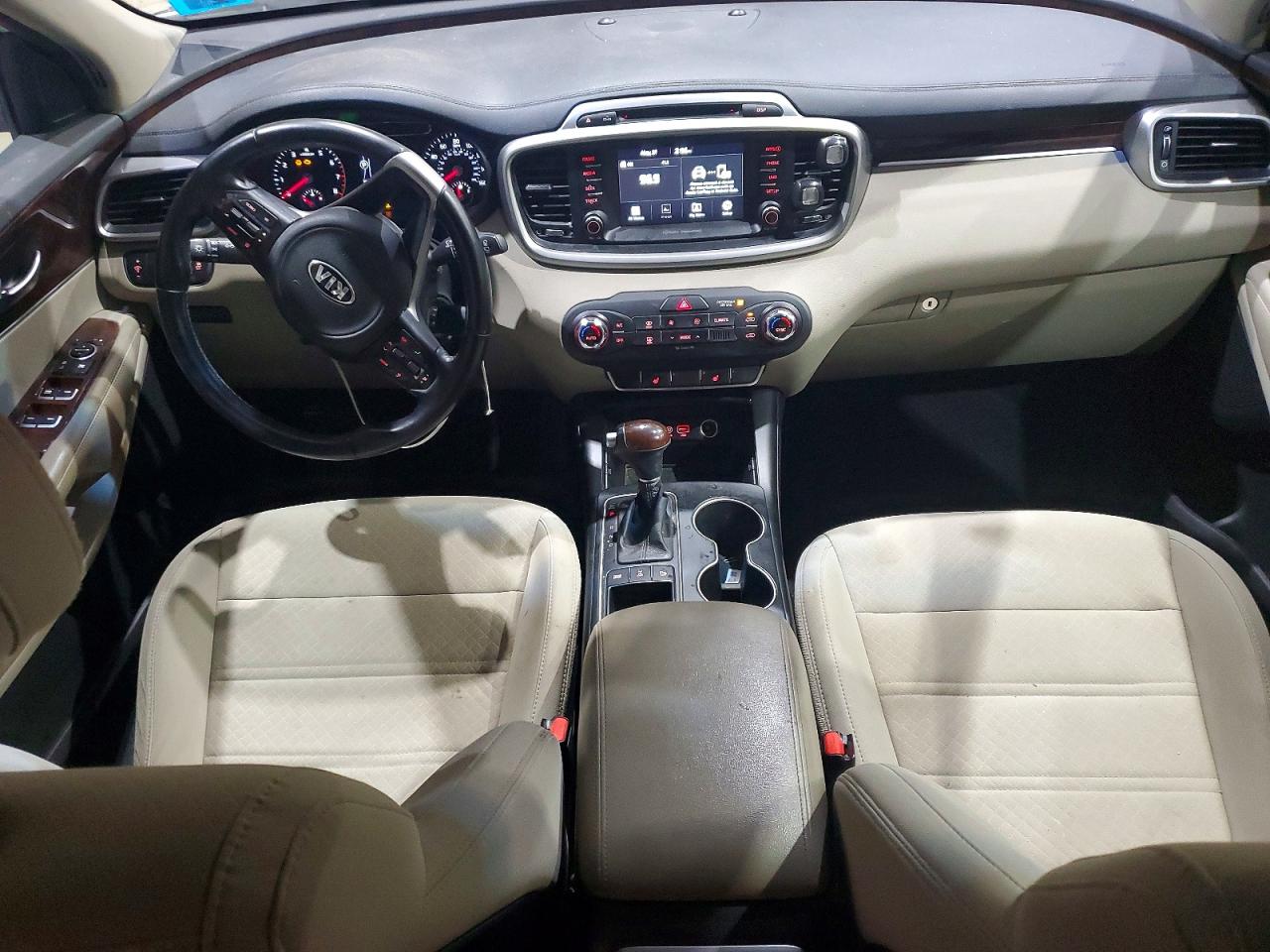 2017 KIA SORENTO LX photo 8