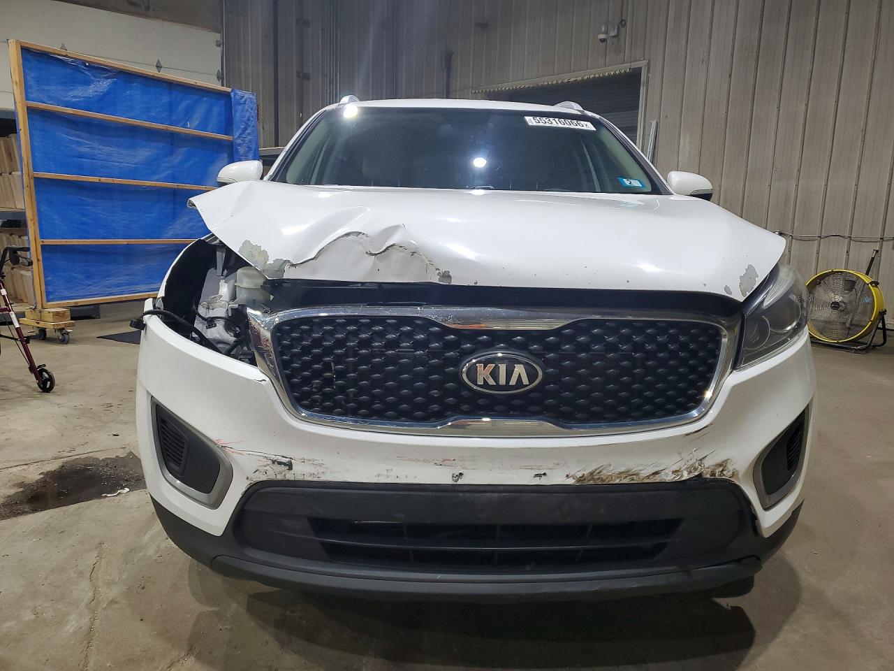 2017 KIA SORENTO LX photo 5