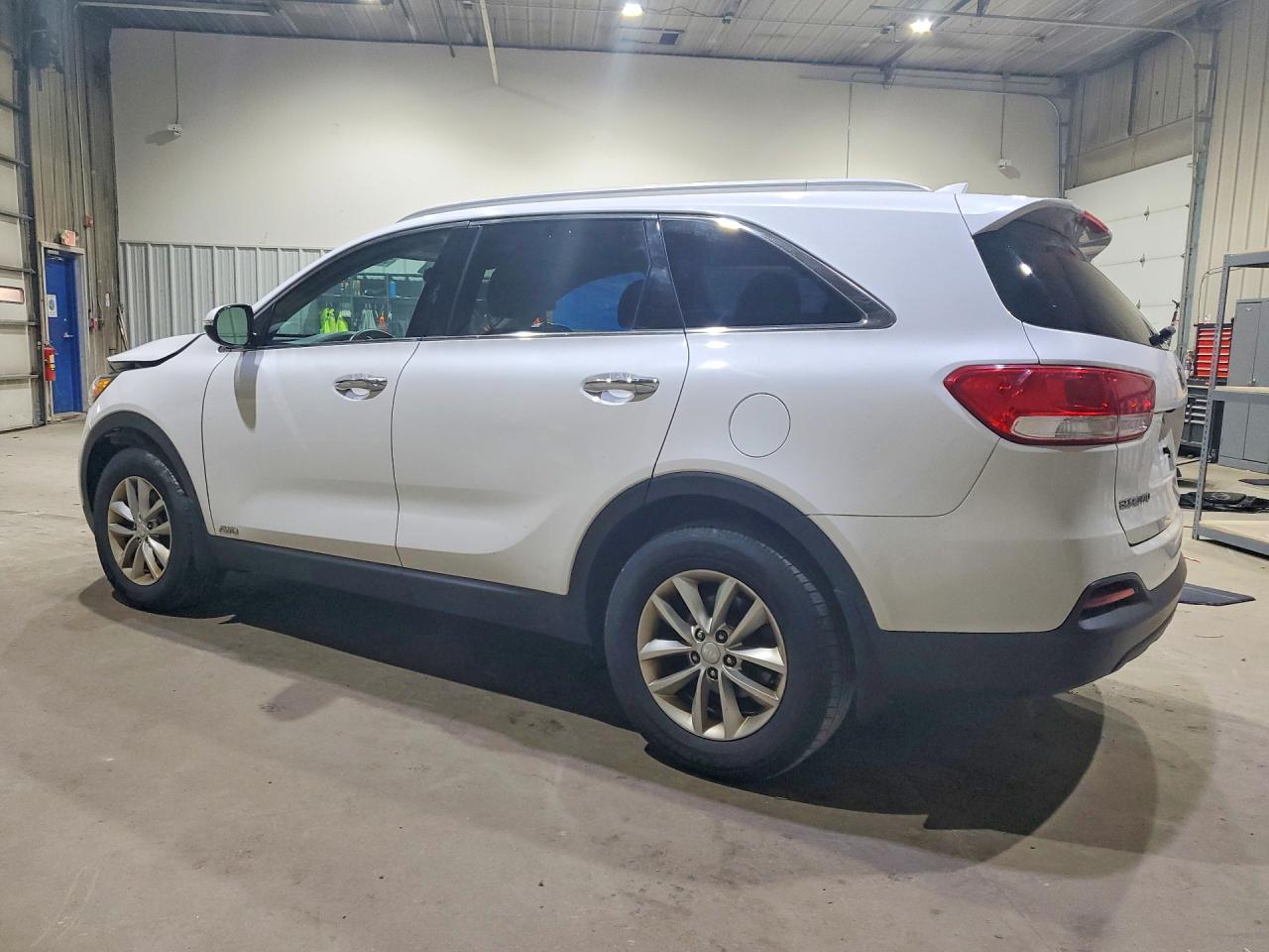 2017 KIA SORENTO LX photo 2