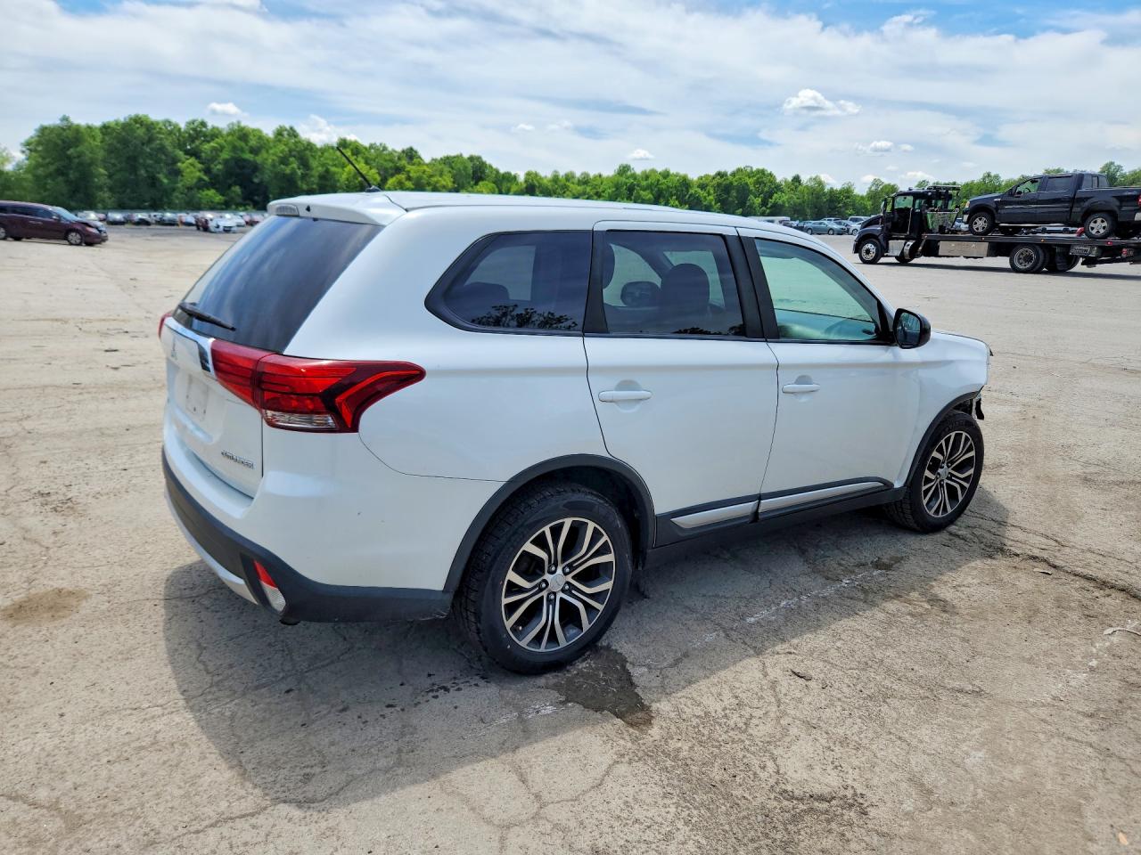 2016 MITSUBISHI OUTLANDER SE photo 5
