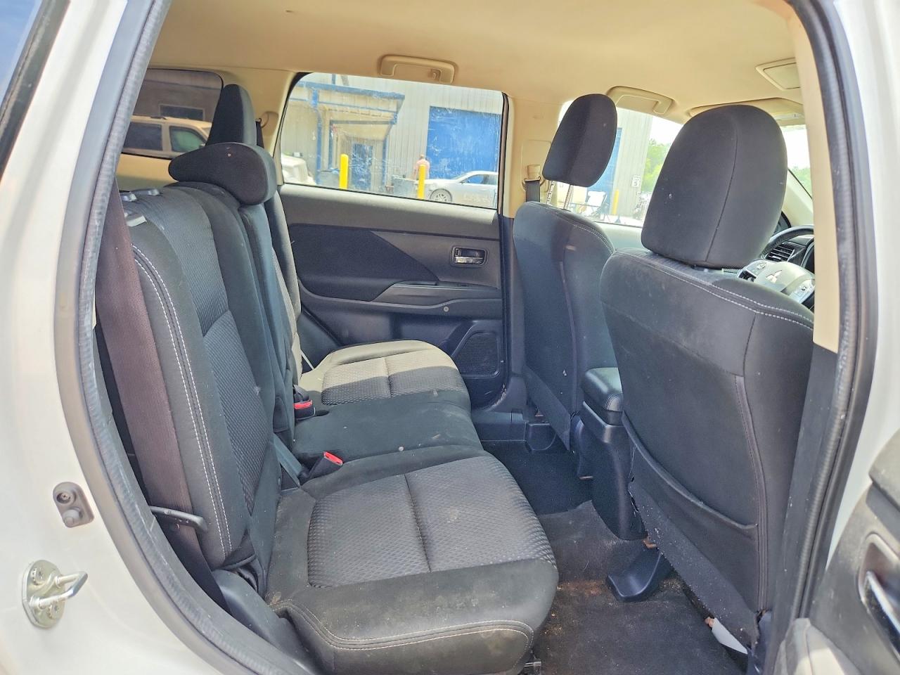 2016 MITSUBISHI OUTLANDER SE photo 21