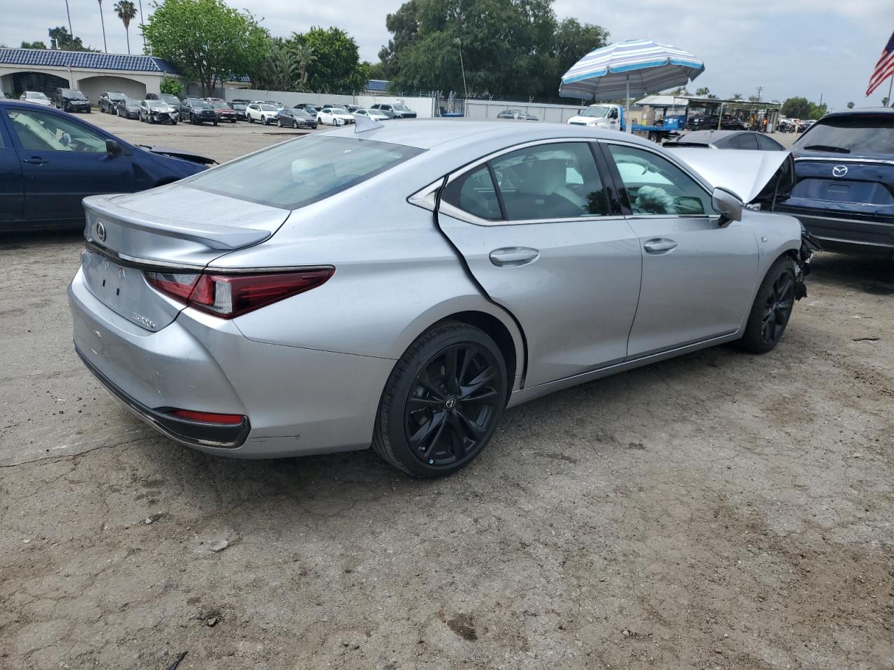 2024 LEXUS ES 300H F SPORT HANDLING photo 5