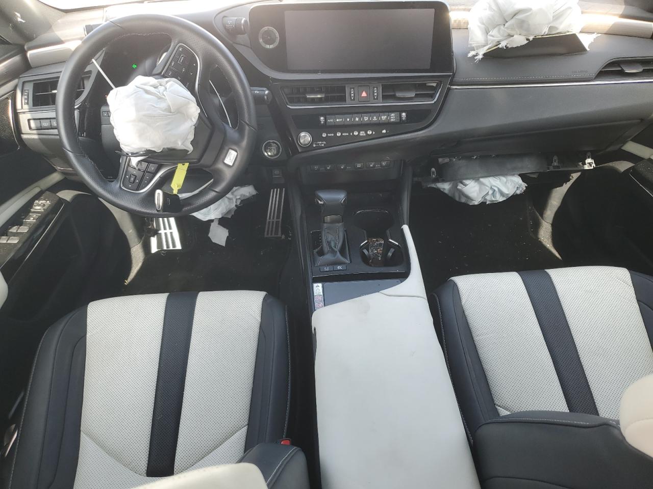 2024 LEXUS ES 300H F SPORT HANDLING photo 15