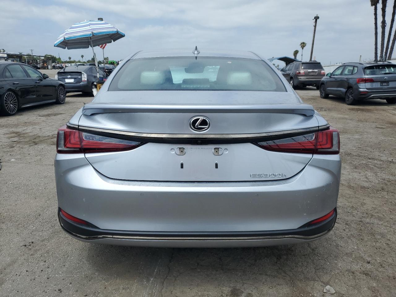 2024 LEXUS ES 300H F SPORT HANDLING photo 11