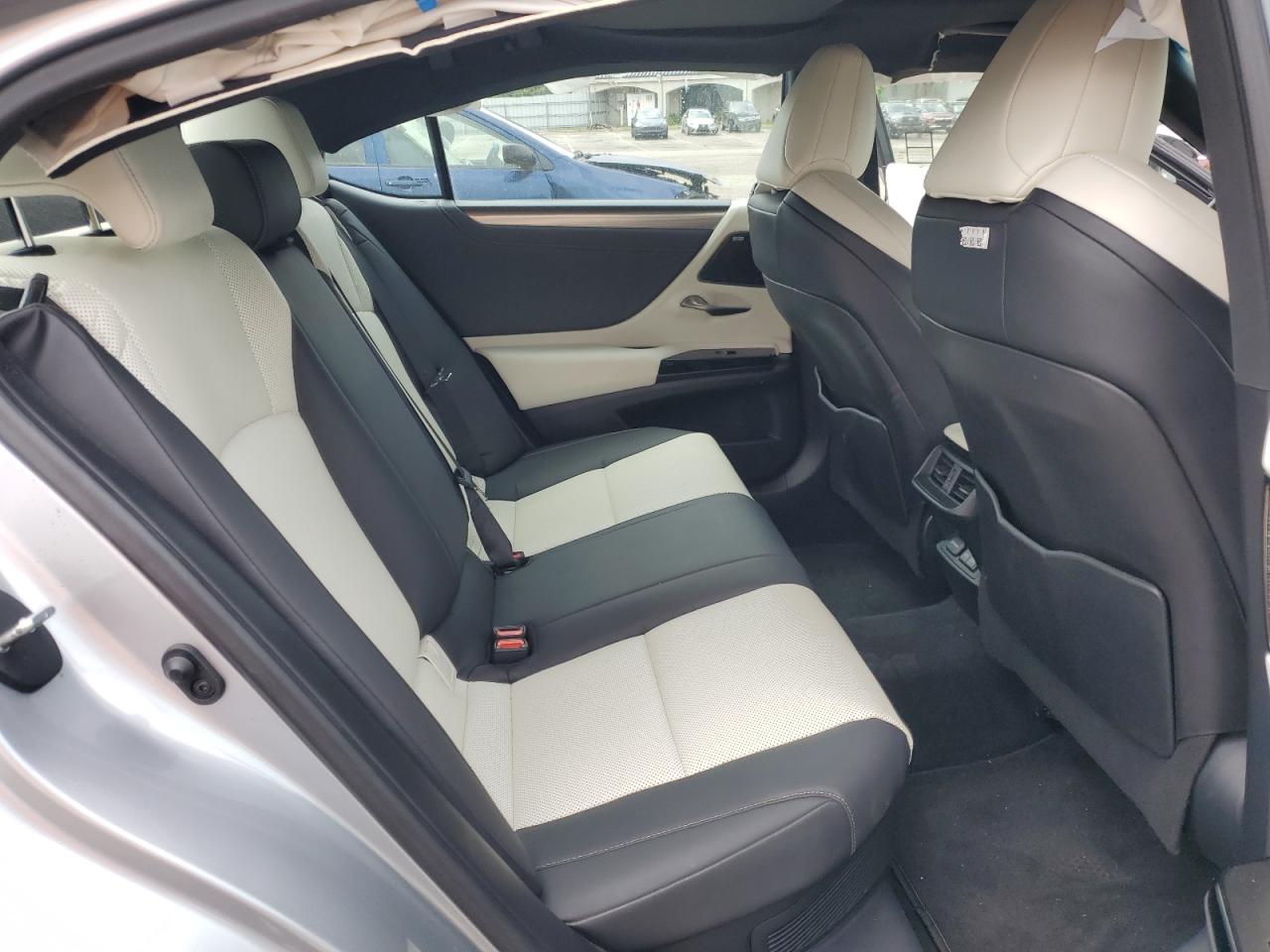 2024 LEXUS ES 300H F SPORT HANDLING photo 19