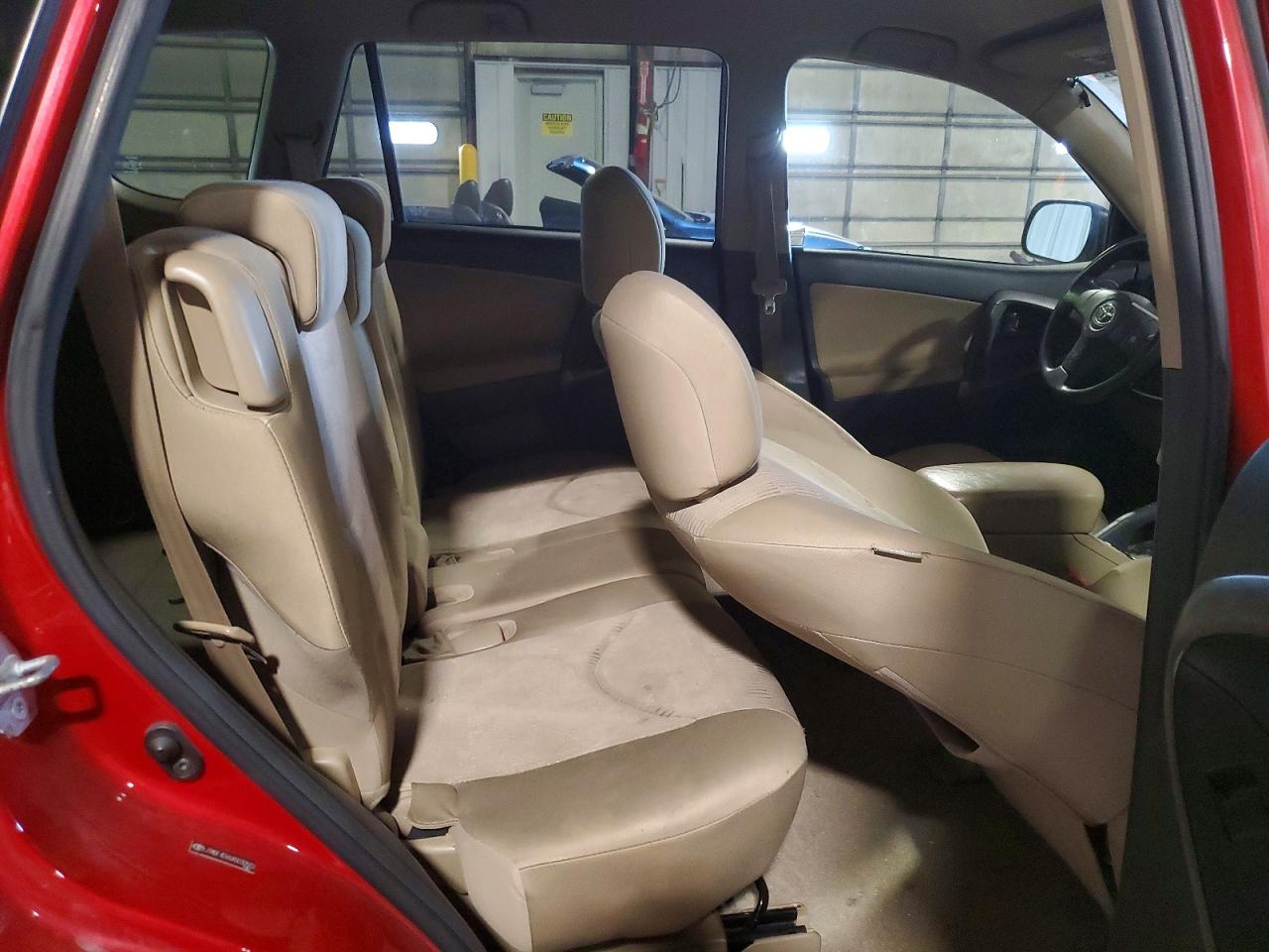 2010 TOYOTA RAV4 BASE photo 11