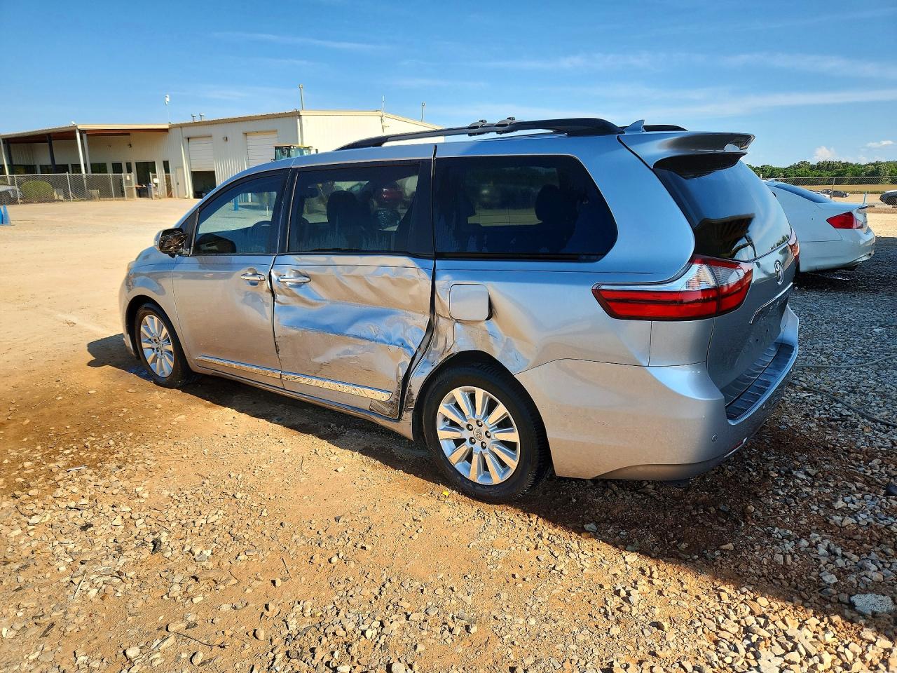 2015 TOYOTA SIENNA LIMITED 7-PASSENGER photo 4