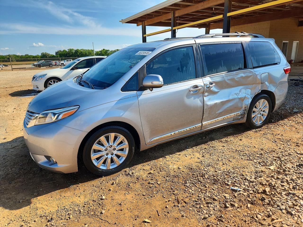 2015 TOYOTA SIENNA