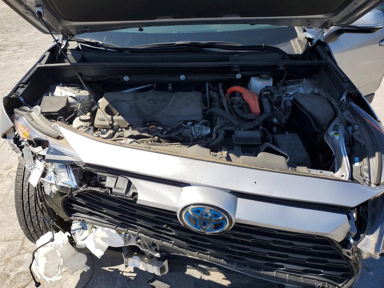 2022 TOYOTA RAV4 LE photo 34