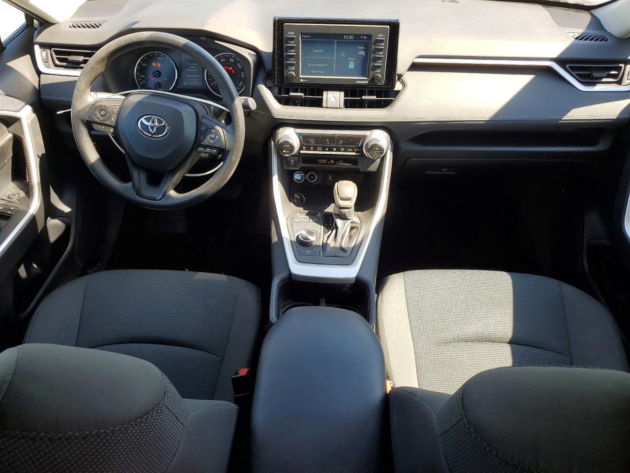 2022 TOYOTA RAV4 LE photo 22