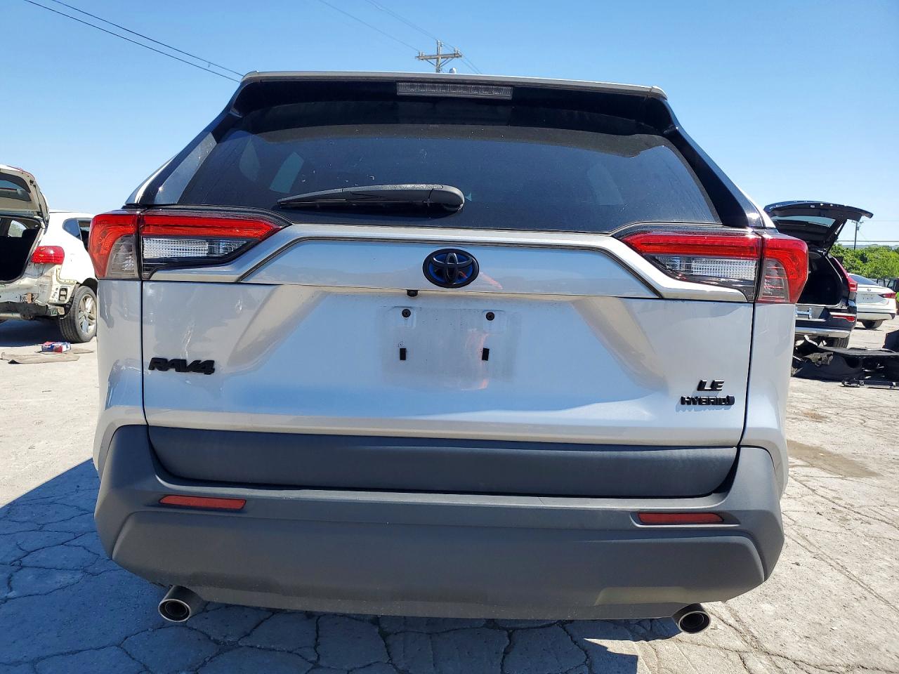 2022 TOYOTA RAV4 LE photo 16