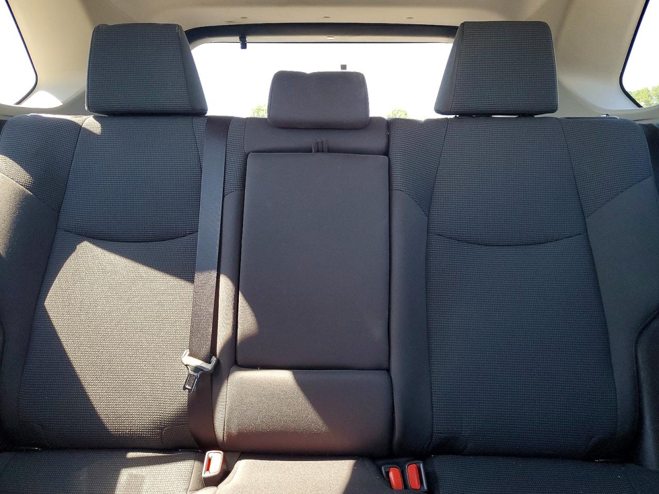 2022 TOYOTA RAV4 LE photo 28