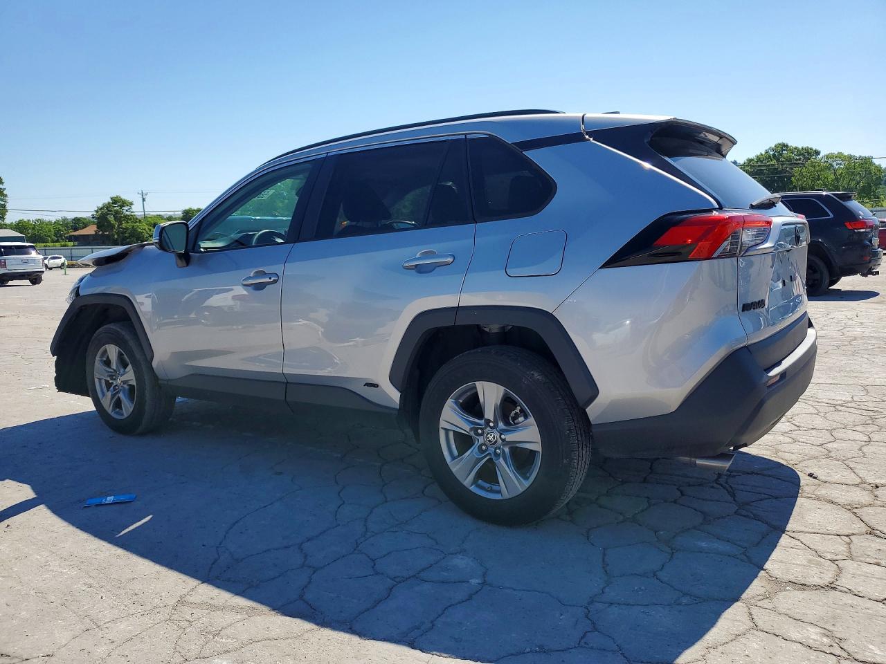2022 TOYOTA RAV4 LE photo 4
