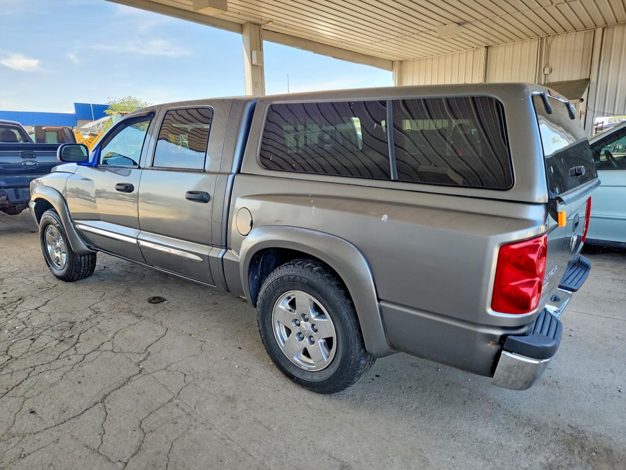 2005 DODGE DAKOTA QUAD LARAMIE photo 3