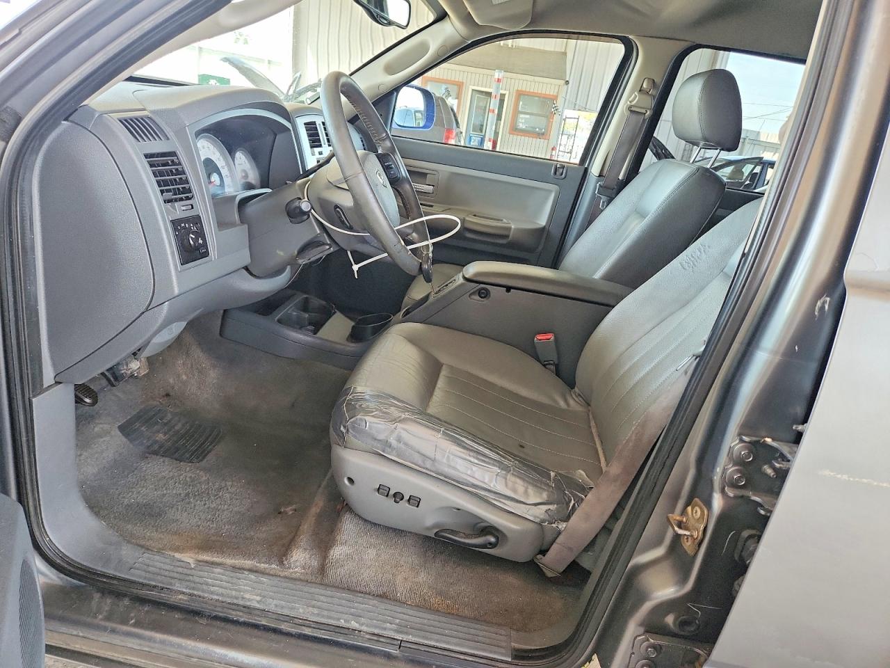2005 DODGE DAKOTA QUAD LARAMIE photo 13