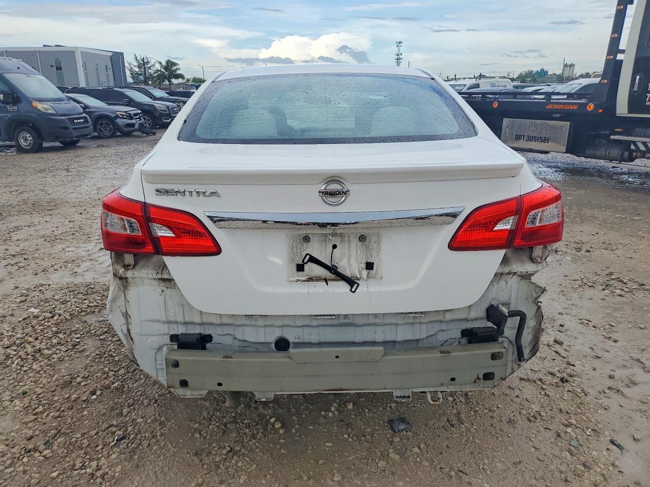 2017 NISSAN SENTRA S photo 11