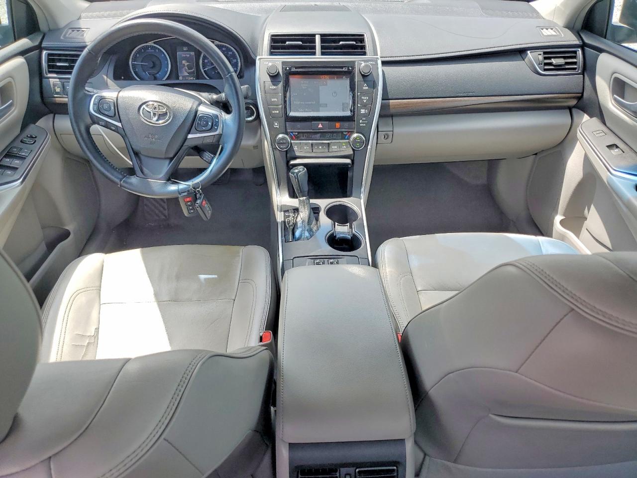 2015 TOYOTA CAMRY XLE V6 photo 22