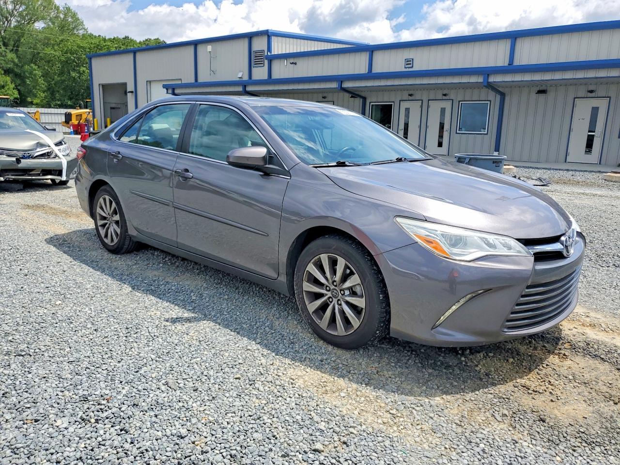 2015 TOYOTA CAMRY XLE V6 photo 10