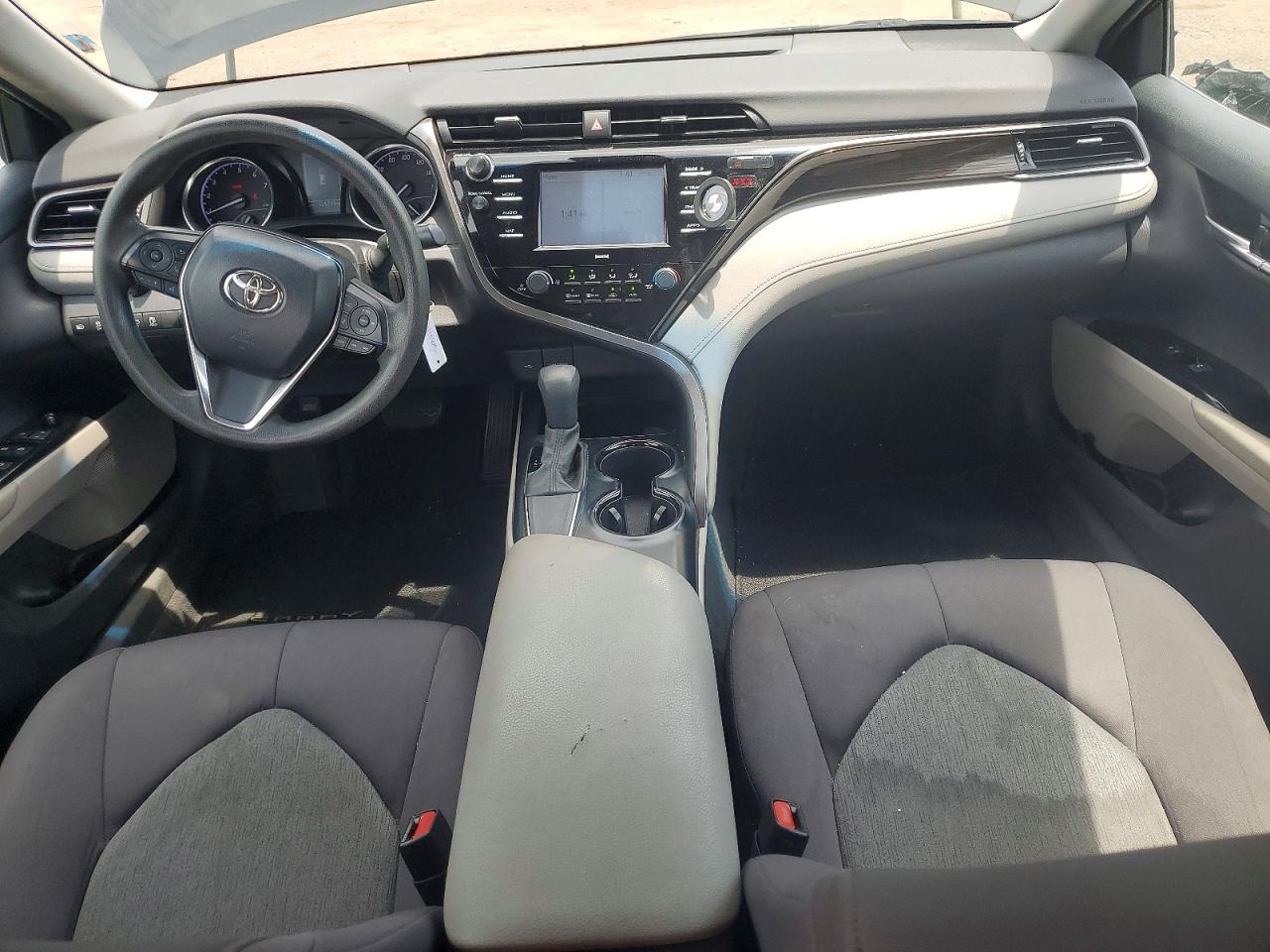 2020 TOYOTA CAMRY LE photo 8
