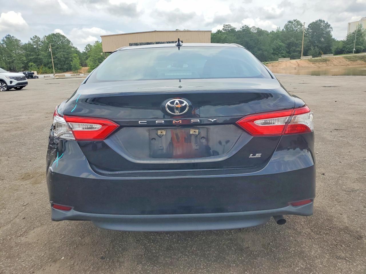 2020 TOYOTA CAMRY LE photo 6