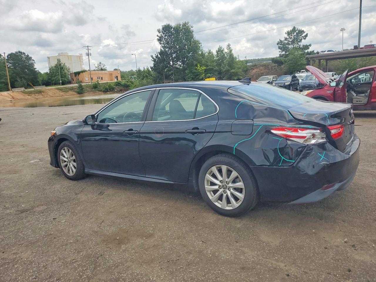 2020 TOYOTA CAMRY LE photo 2