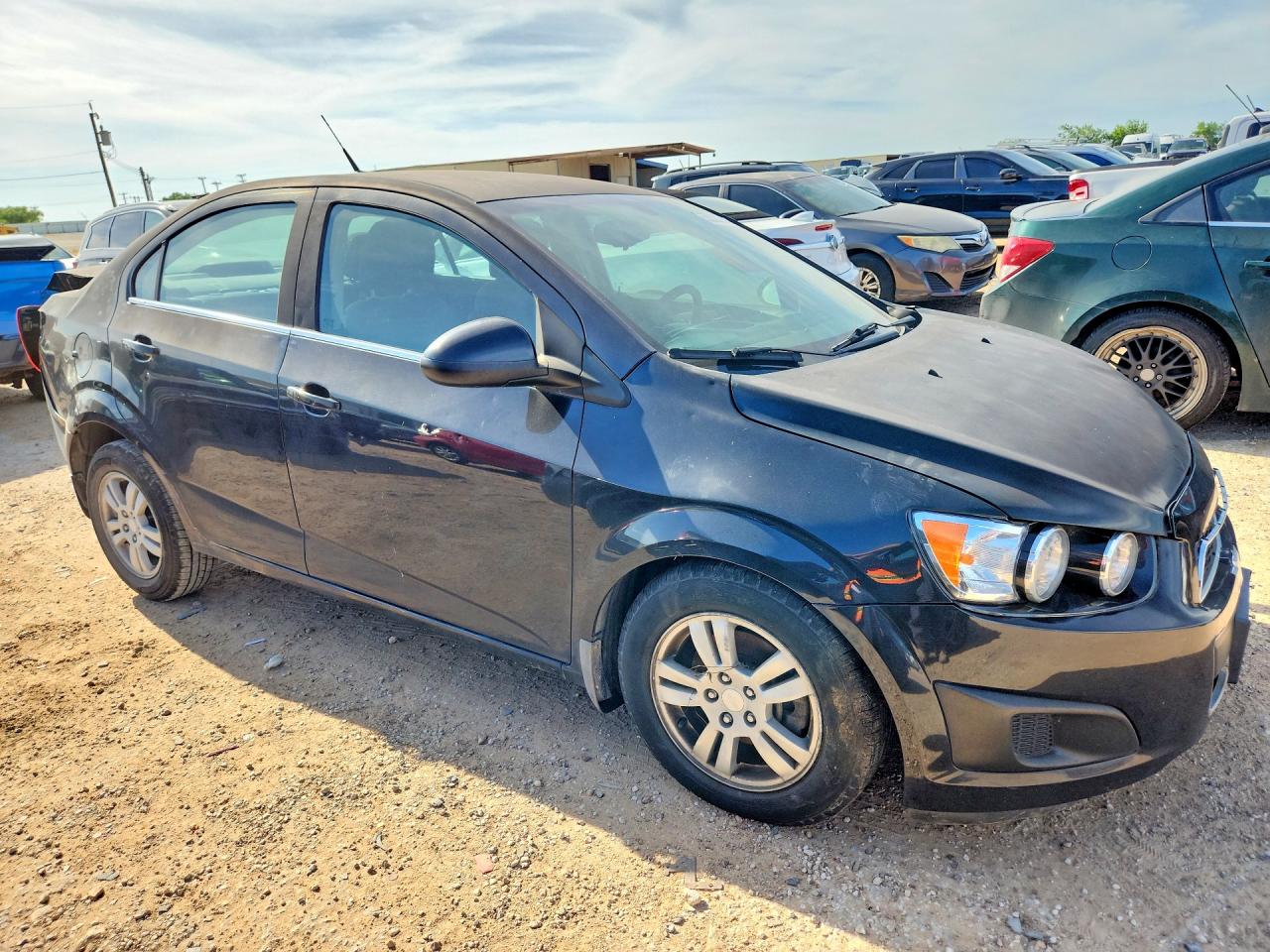 2014 CHEVROLET SONIC LT photo 4