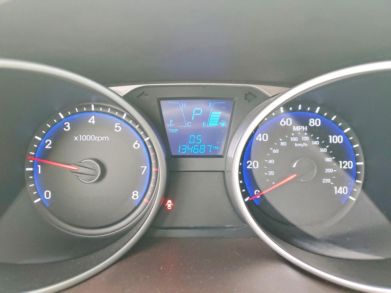 2013 HYUNDAI TUCSON GLS photo 25