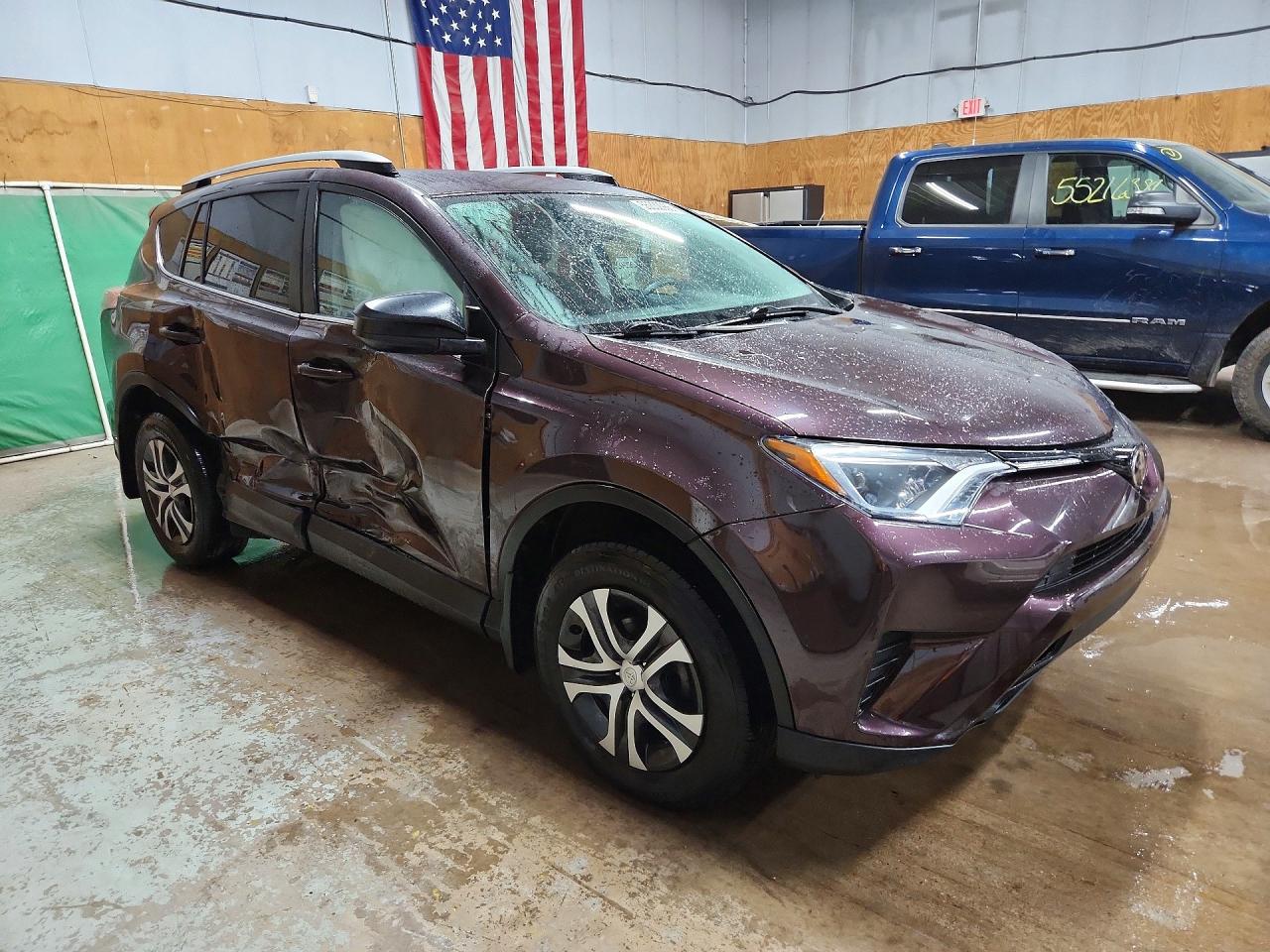 2018 TOYOTA RAV4 LE photo 7
