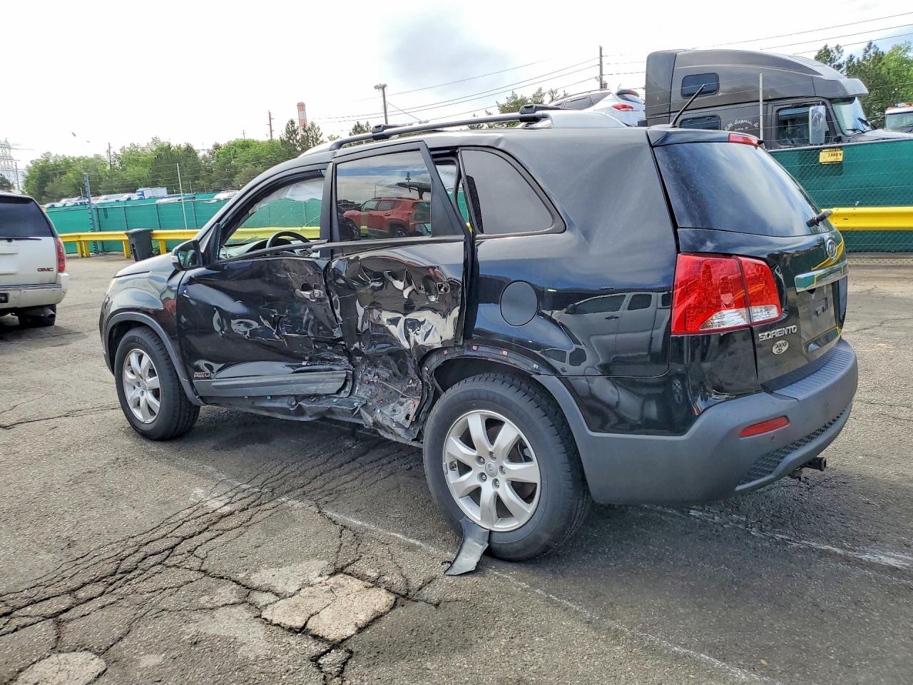 2013 KIA SORENTO LX photo 3