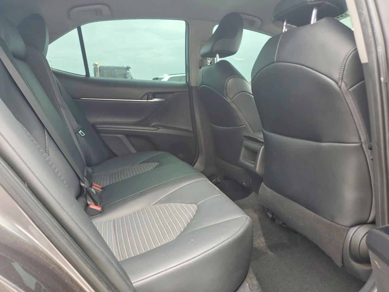 2020 TOYOTA CAMRY SE photo 19