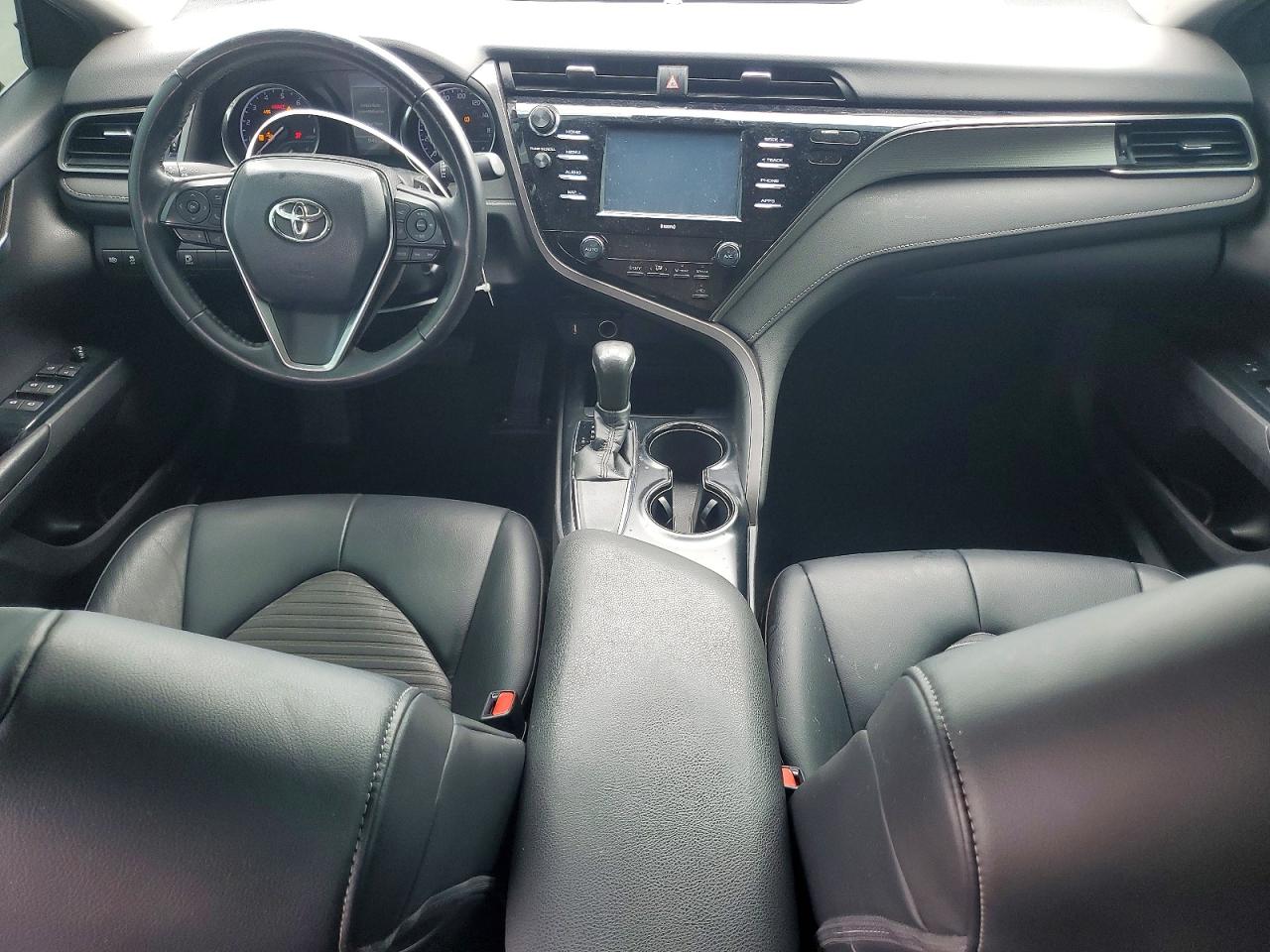 2020 TOYOTA CAMRY SE photo 15